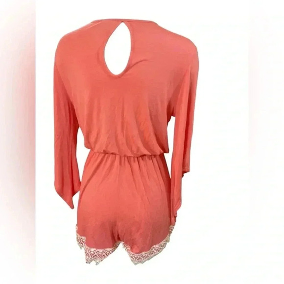UK2la short romper small P-P 22 v neck lace crochet detail elastic waist - Picture 2 of 5